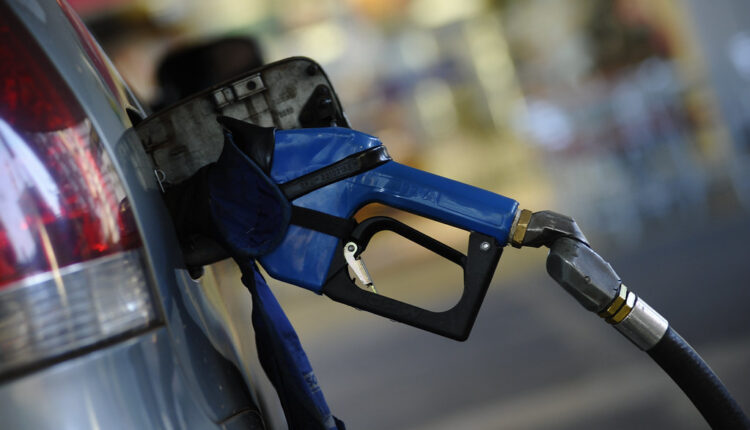 Defasagem do preço da gasolina já chega a 24%