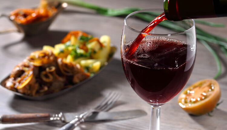 Veja como harmonizar vinho com alimentos -- Reprodução Canva