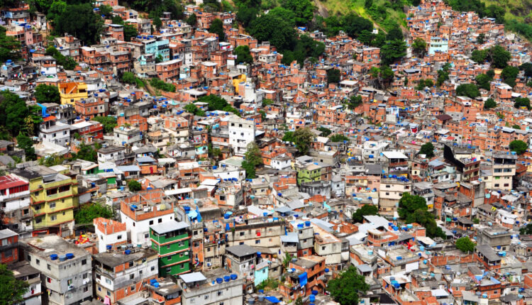76% dos moradores das favelas brasileiras têm ou querem ter um negócio