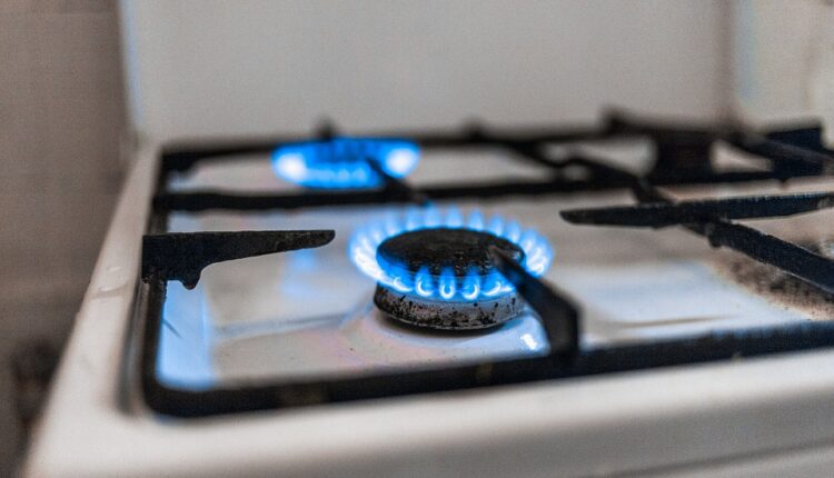 Gás de cozinha está custando quase 10% do salário mínimo