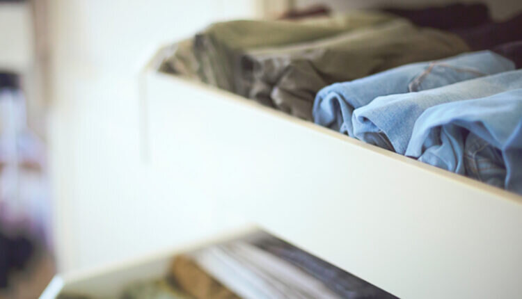 Organizar guarda-roupa veja dicas para manter gavetas sempre impecáveis -- Reprodução Canva
