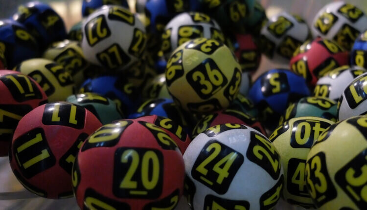 Quais os números que mais saem nos sorteios de loterias da Caixa - Reprodução Canva