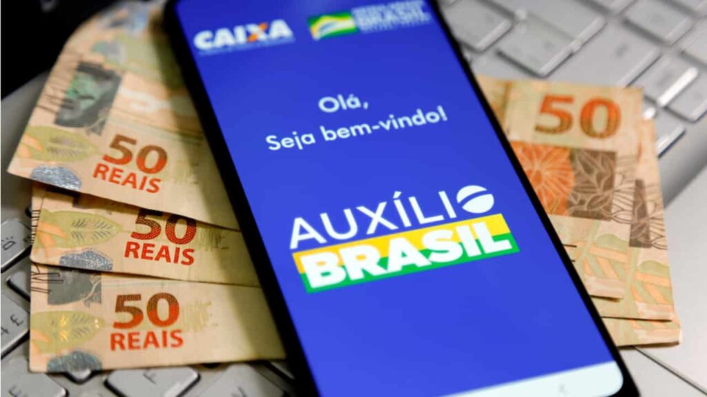 Auxílio Brasil: municípios registram média maior que R$ 500