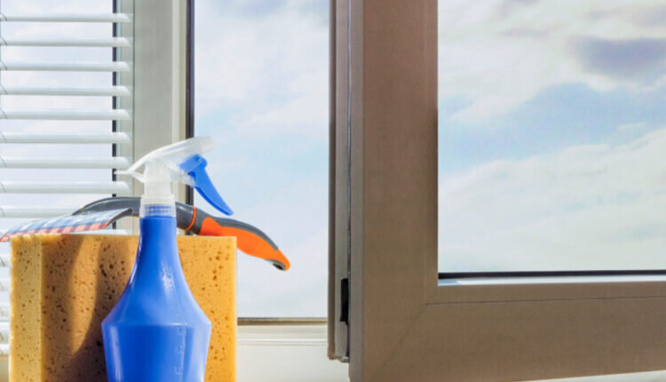 Como eliminar sujeira dos frisos das janelas -- Reprodução Canva