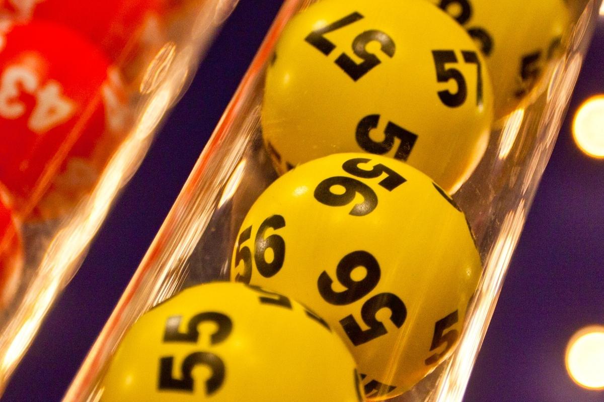 Quer ganhar R$ 1 bilhão na loteria como o casal britânico? Aposte na Euromillions