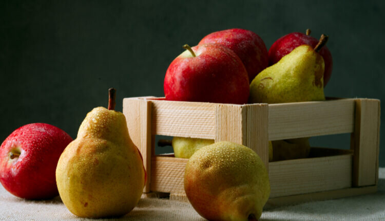 Como escolher pera e maçã -- Reprodução Canva
