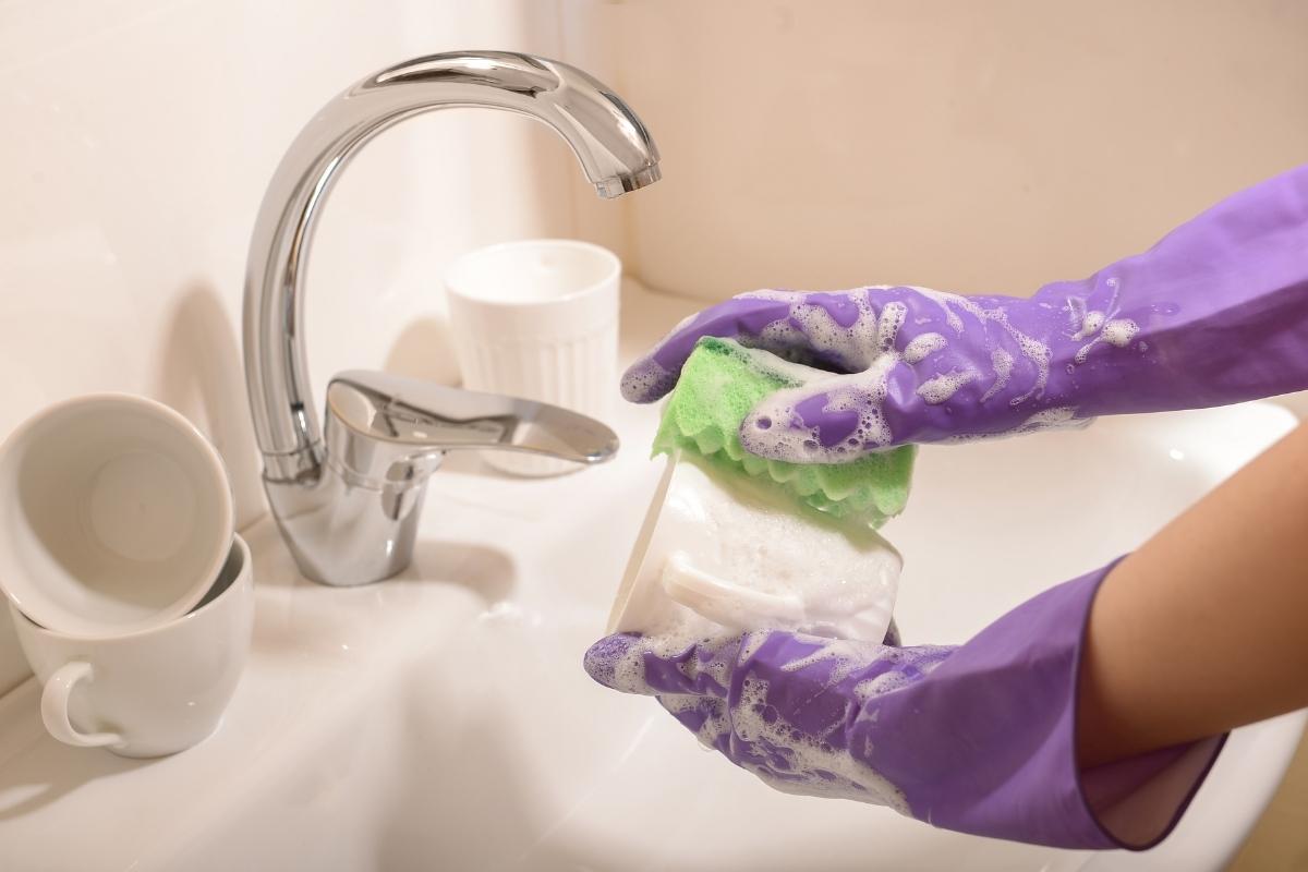 Aprenda como usar detergente na faxina