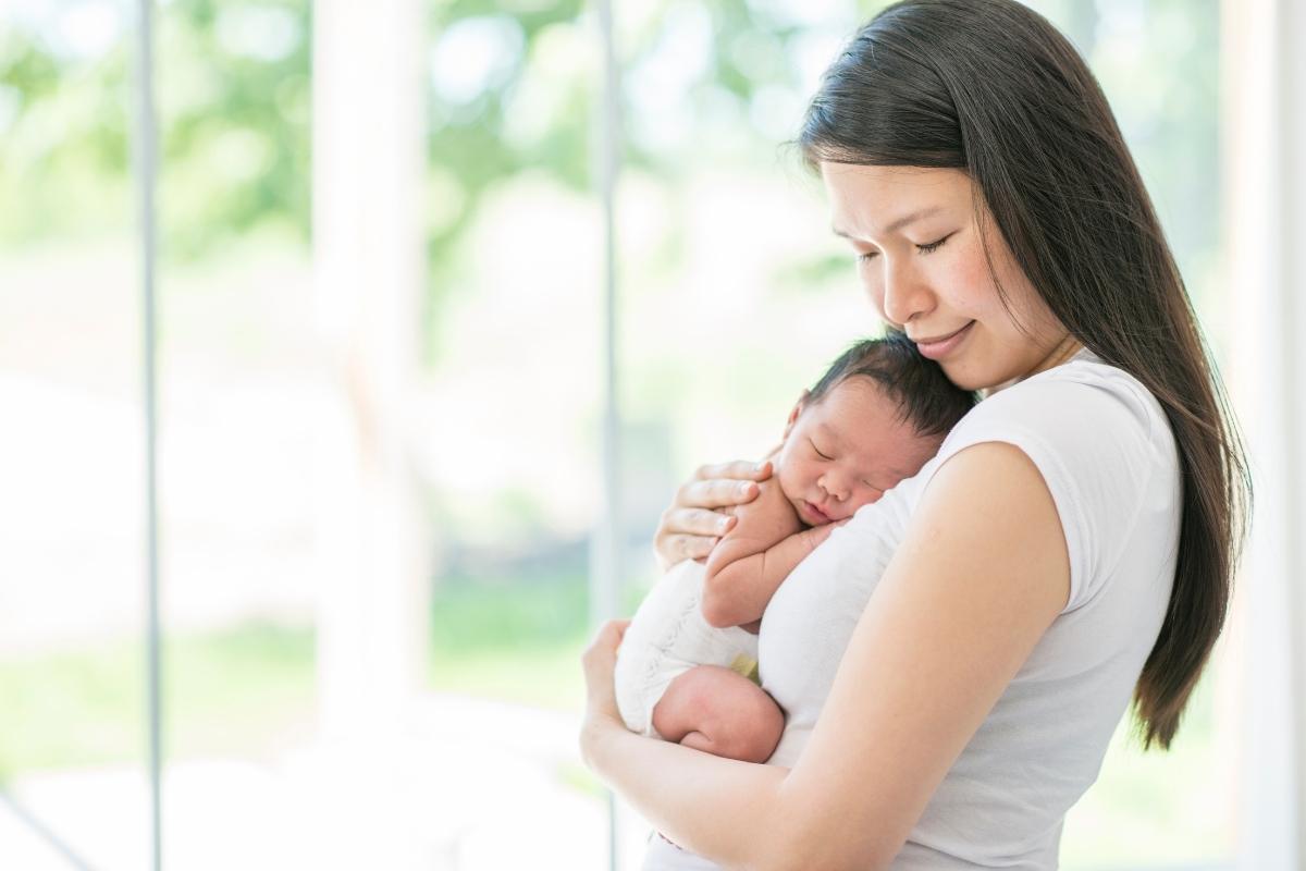 Auxílio-maternidade: como solicitar no INSS?