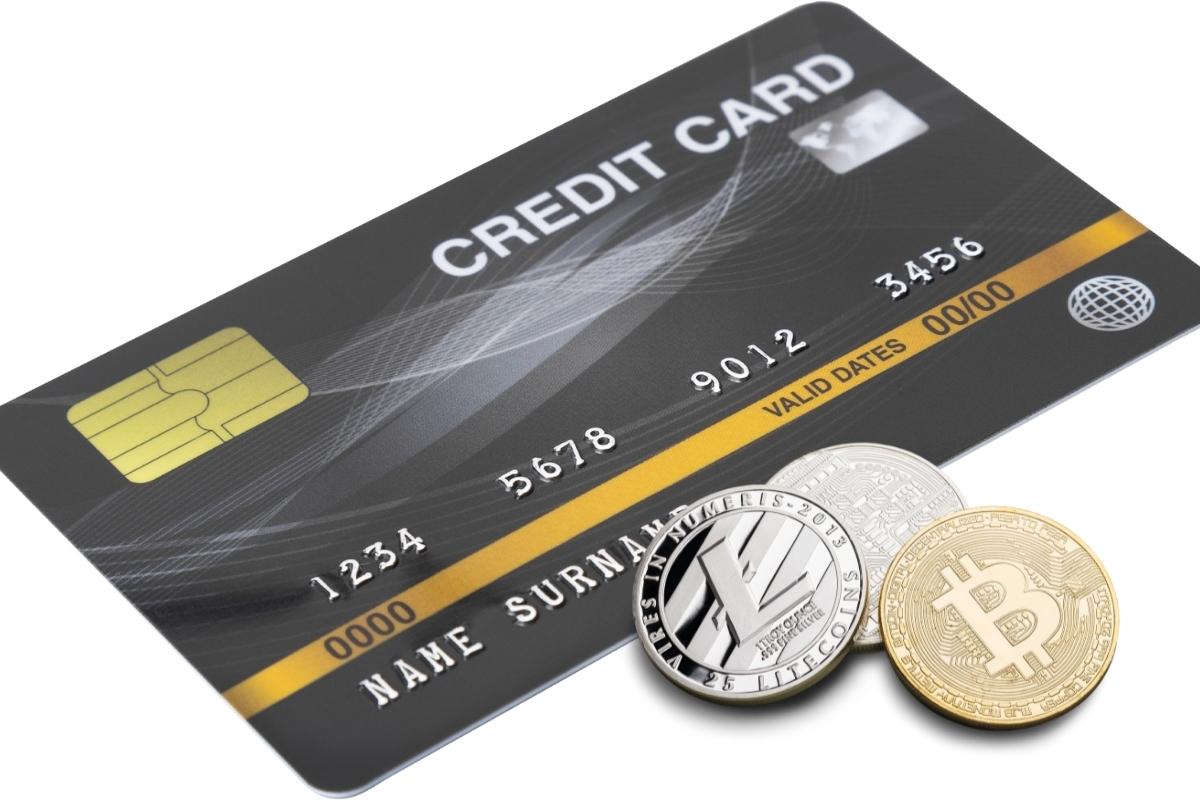 Cartão de crédito com limite em criptomoedas? Veja como é o produto financeiro