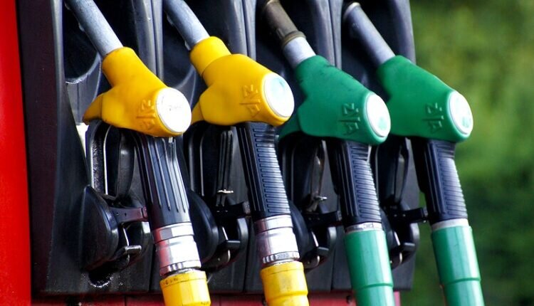 Gasolina apresenta o menor preço desde setembro de 2021
