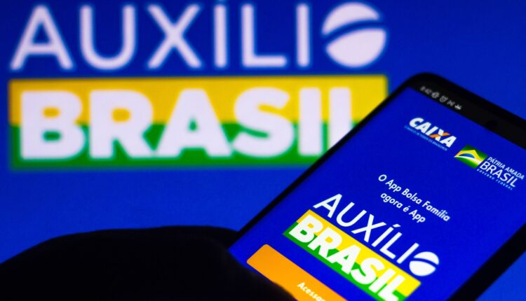 Auxílio Brasil de R$600: Veja como descobrir se você está na fila de espera