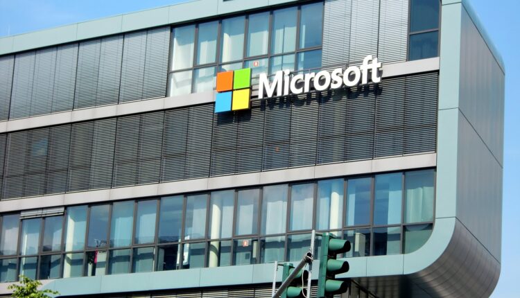 INACREDITÁVEL: Microsoft pretende lançar mochila com IA; entenda