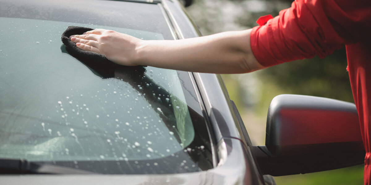 Aprenda Como deixar os vidros do carro sem manchas - Reprodução Canva