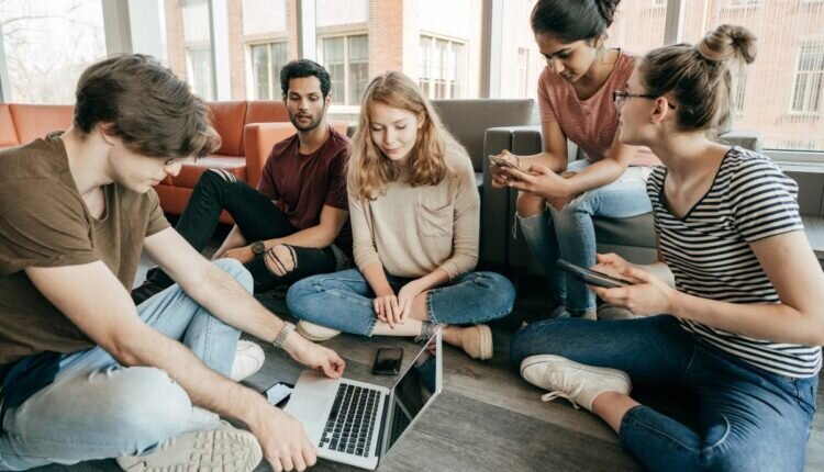 Estagiário recebe 13º salário no fim do ano? Saiba a resposta