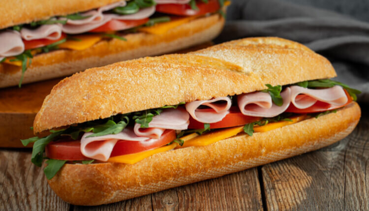 Subway ganha certificado do Guinness World Records pela maior quantidade de  sanduíches produzidos simultaneamente - Acontecendo Aqui