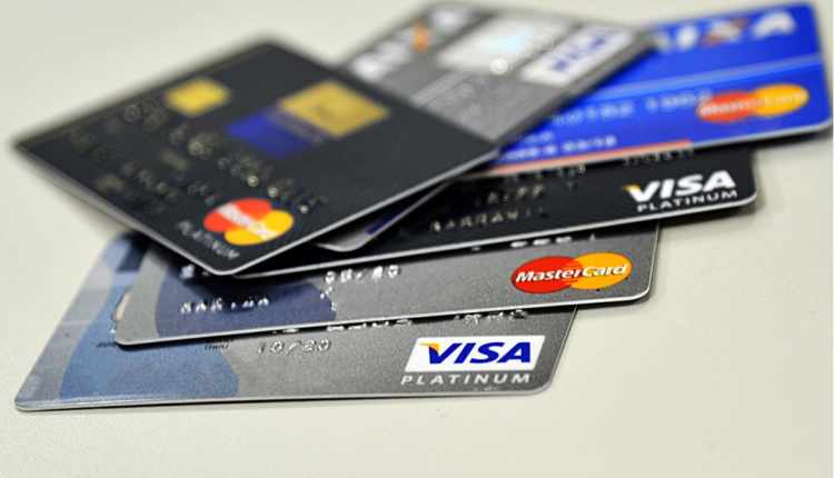 INACREDITÁVEL o que estão fazendo com os cartões de crédito dos brasileiros