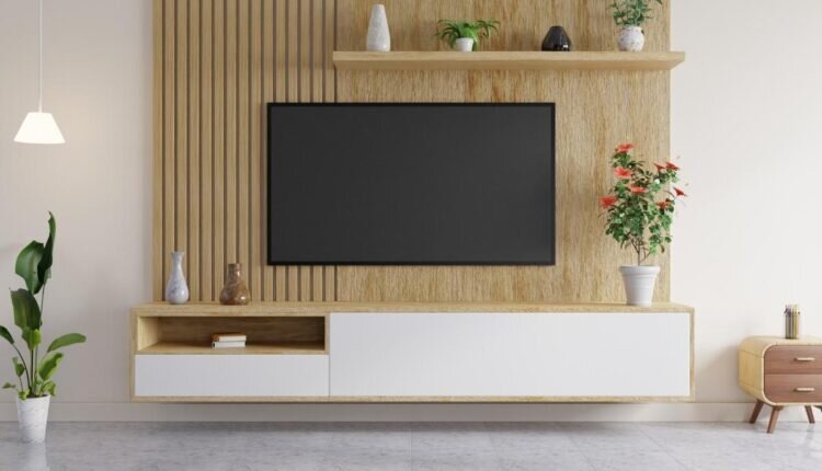 Saiba como escolher painel de TV perfeito para quarto pequeno