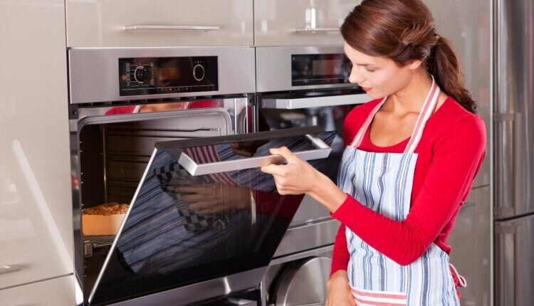 Veja como limpar forno a gás depois do uso