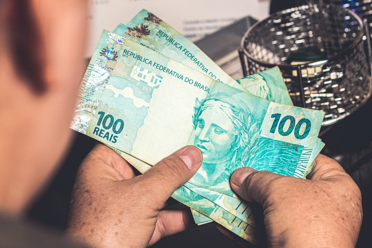 Abono salarial começa a ser pago na segunda (17) para 1,1 milhão de cidadãos de brasileiros