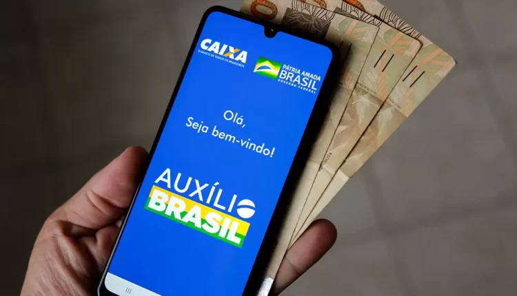 Auxílio Brasil: 21,1 milhões de beneficiários receberão adiantado