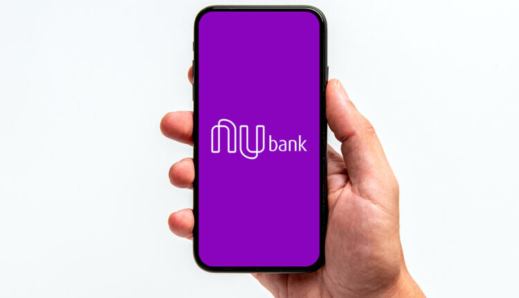Nubank facilita a isenção do cartão de crédito Ultravioleta