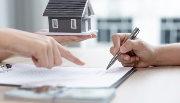 Como negociar o aluguel? Conheça os indicadores e dicas para negociar seu contrato - Reprodução Canva