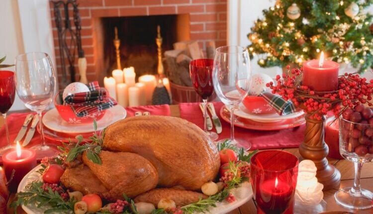Decoração de mesa posta para Natal: veja 4 ideias para aplicar
