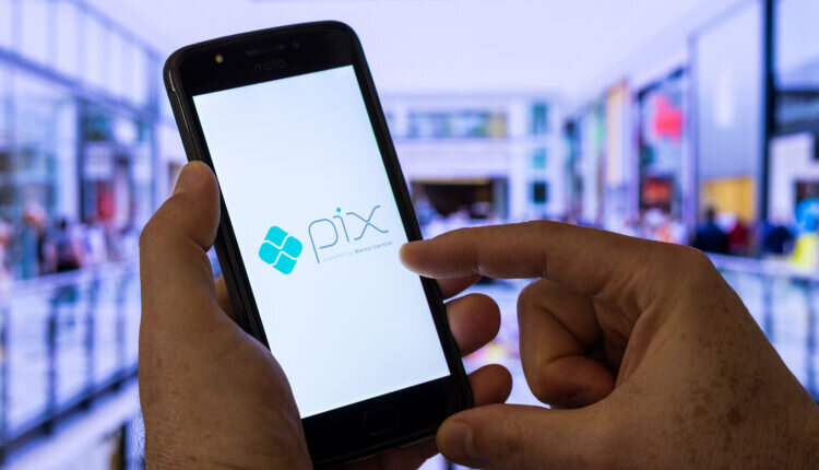 PIX aumenta transações de pagamentos, diz BC