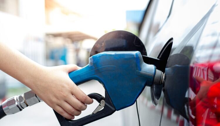 Preço médio da gasolina chega a R$5,05 e alta continua