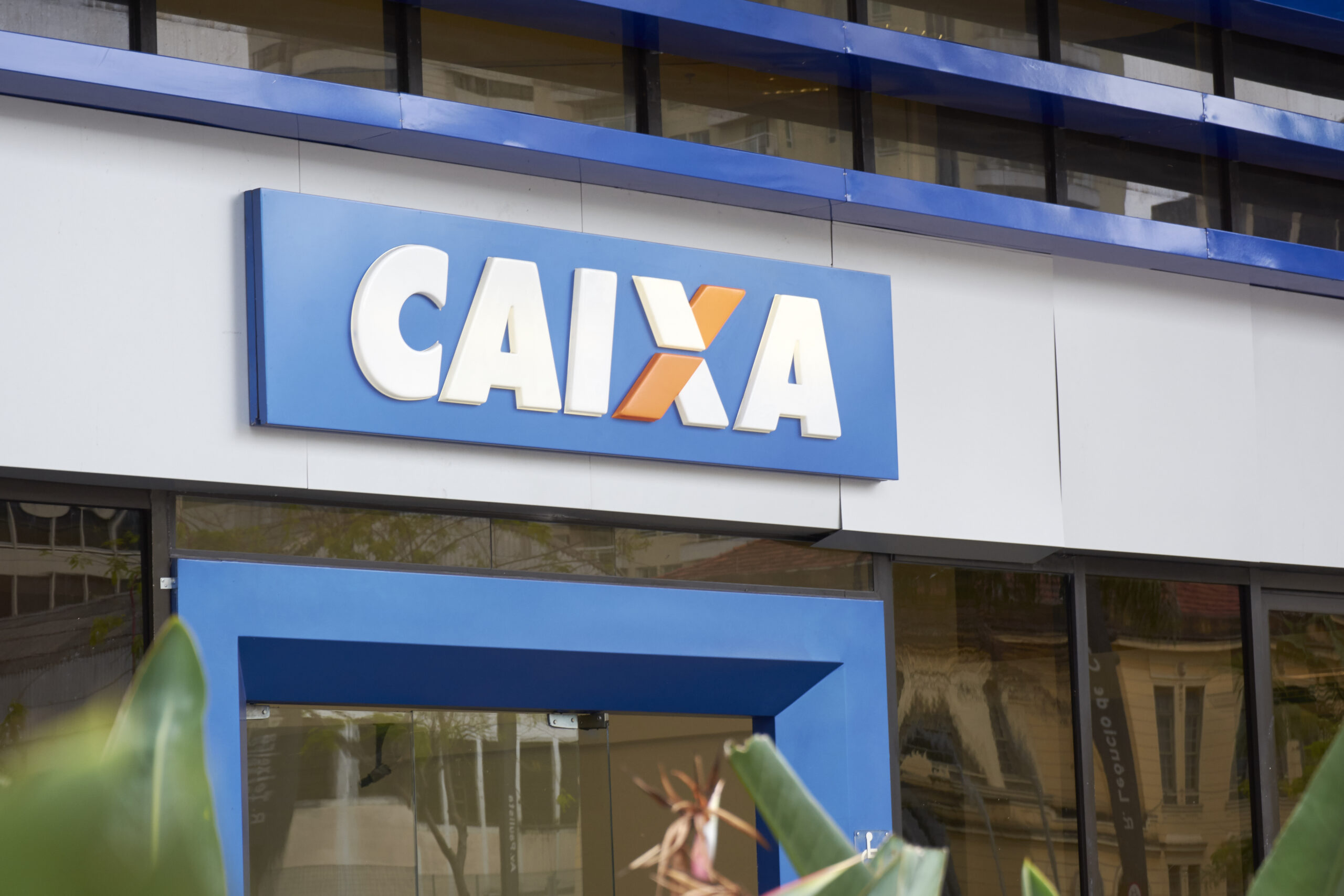 Caixa emitió retiros EXRA por valor de R$ 1.212 a trabajadores