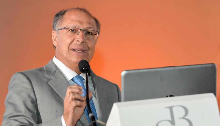 Alckmin diz que Brasil deve passar por Reforma Tributária