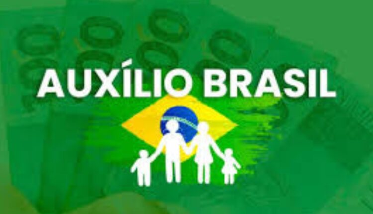 DEVOLUÇÃO do Auxílio Brasil ASSUSTA brasileiros: veja o que circula na web