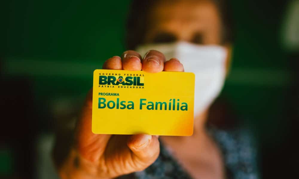EXCLUSÃO do Bolsa Família preocupa brasileiro: entenda os motivos