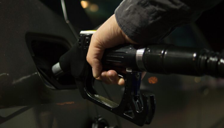 Brasileiros ficam DESANIMADOS com ESSA NOTÍCIA sobre a gasolina; saiba mais