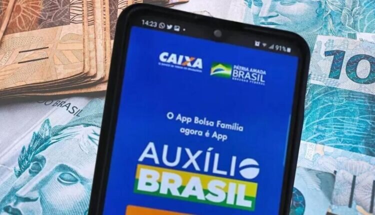 Governo lança COMUNICADO para quem pediu consignado do AUXÍLIO BRASIL