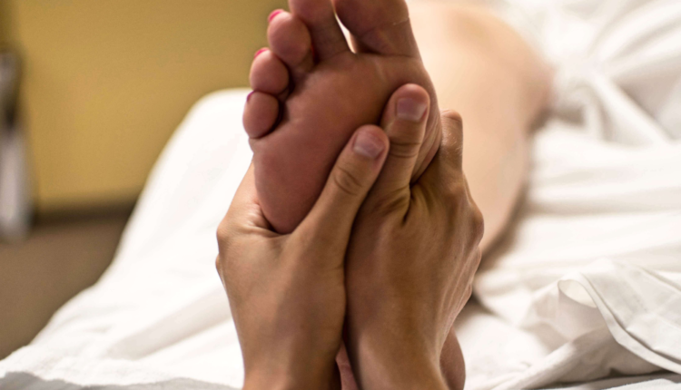 bons motivos para aderir à massagem nos pés