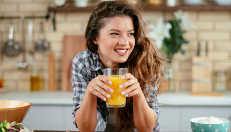 5 sucos saudáveis para beber no calor