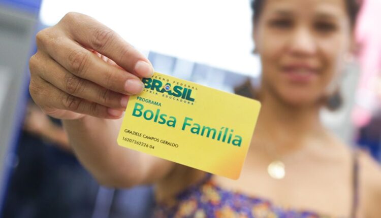 Bolsa Família e Desenrola elevam otimismo do consumidor, diz FGV