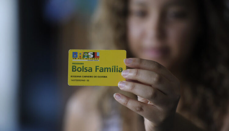 PÉSSIMA NOTÍCIA para os brasileiros que recebem Bolsa Família