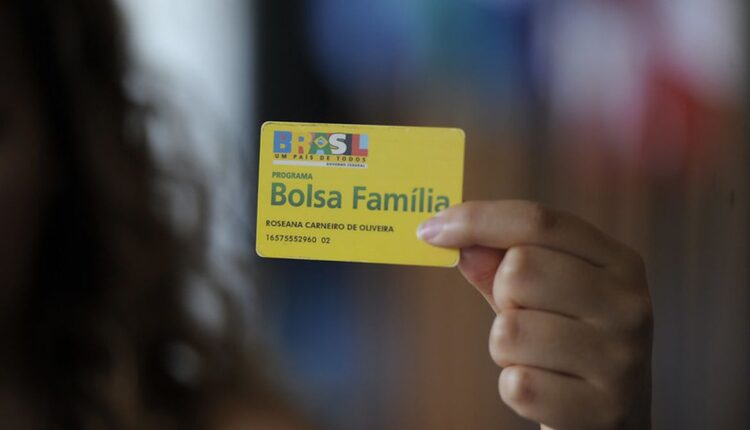 EXCELENTE NOTÍCIA para os brasileiros que recebem Bolsa família acaba de sair