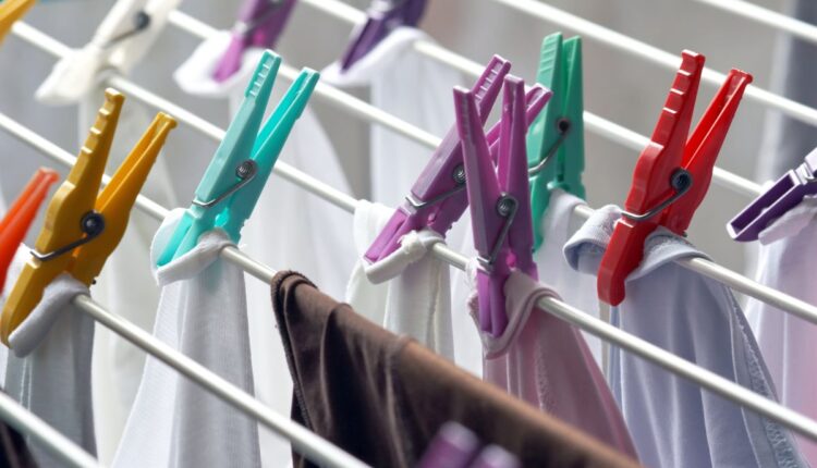 Como secar roupa mais rápido em apartamento pequeno_-Reprodução Canva