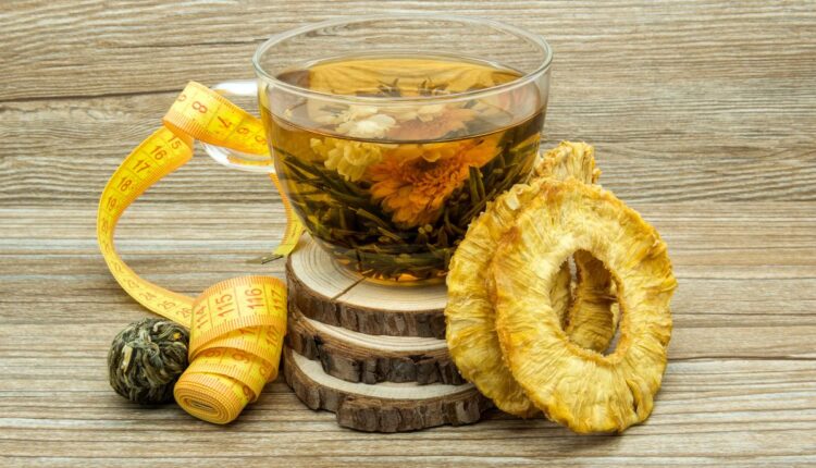 Conheça os principais benefícios do chá de casca de abacaxi-Reprodução Canva