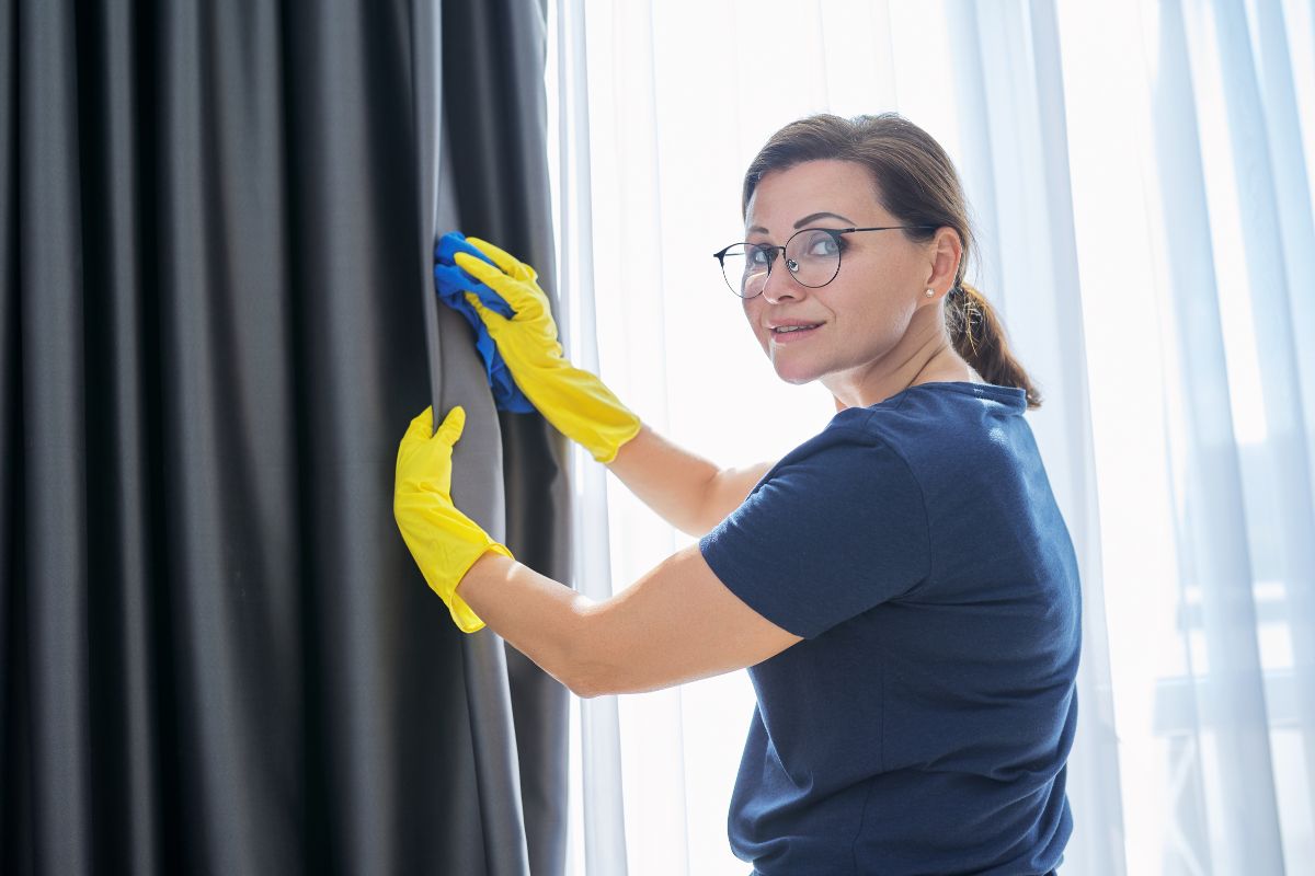 secar cortinas em apartamento-Reprodução Canva