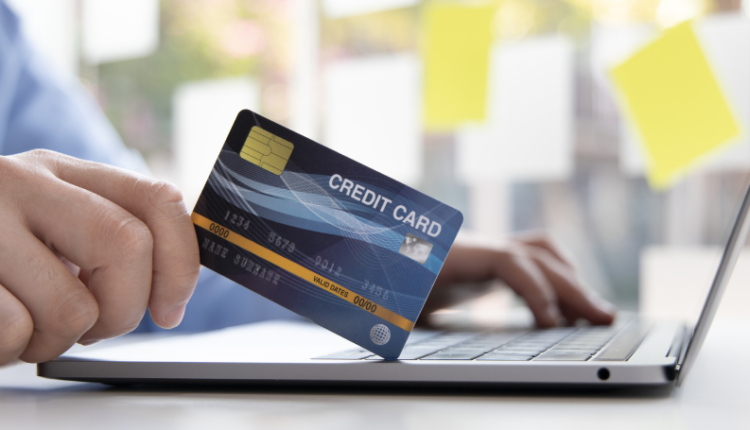 Dicas para escolher um cartão de crédito sem anuidade de forma planejada