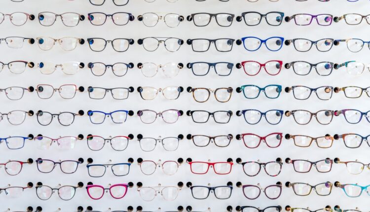 Conheça as 5 melhores franquias de óculos para investir neste ano