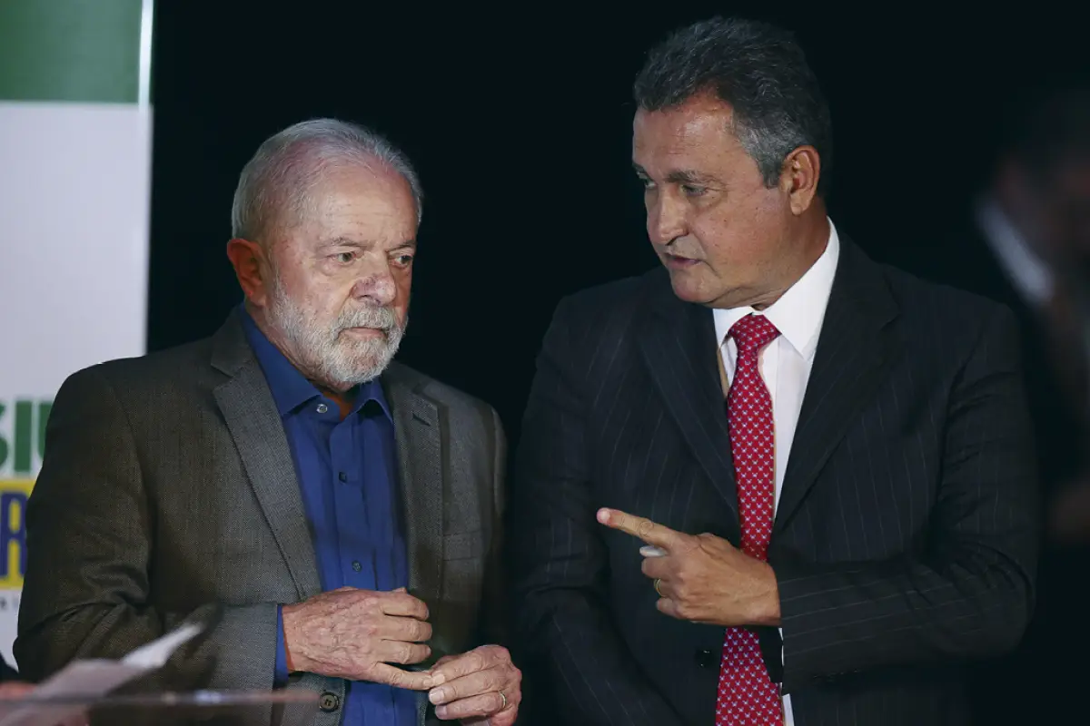 Lula e o ministro Rui Costa.