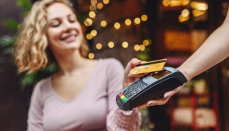 Cartão de crédito para negativado com limite baixo VALE A PENA?