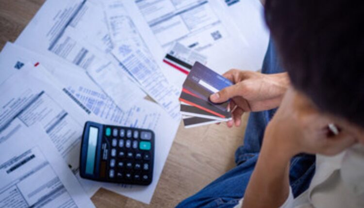 Armações do cartão de crédito: como não entrar em uma bola de neve de dívidas