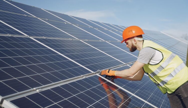 Quer investir em energia solar? Confira algumas DICAS para empreender