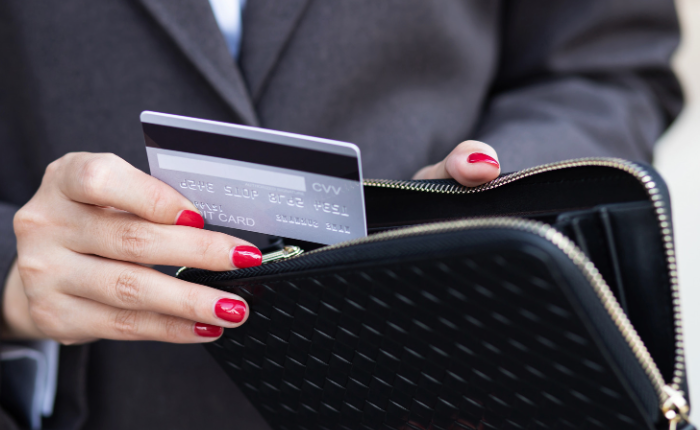 Fatores que devem ser analisados na escolha do seu cartão de crédito sem anuidade